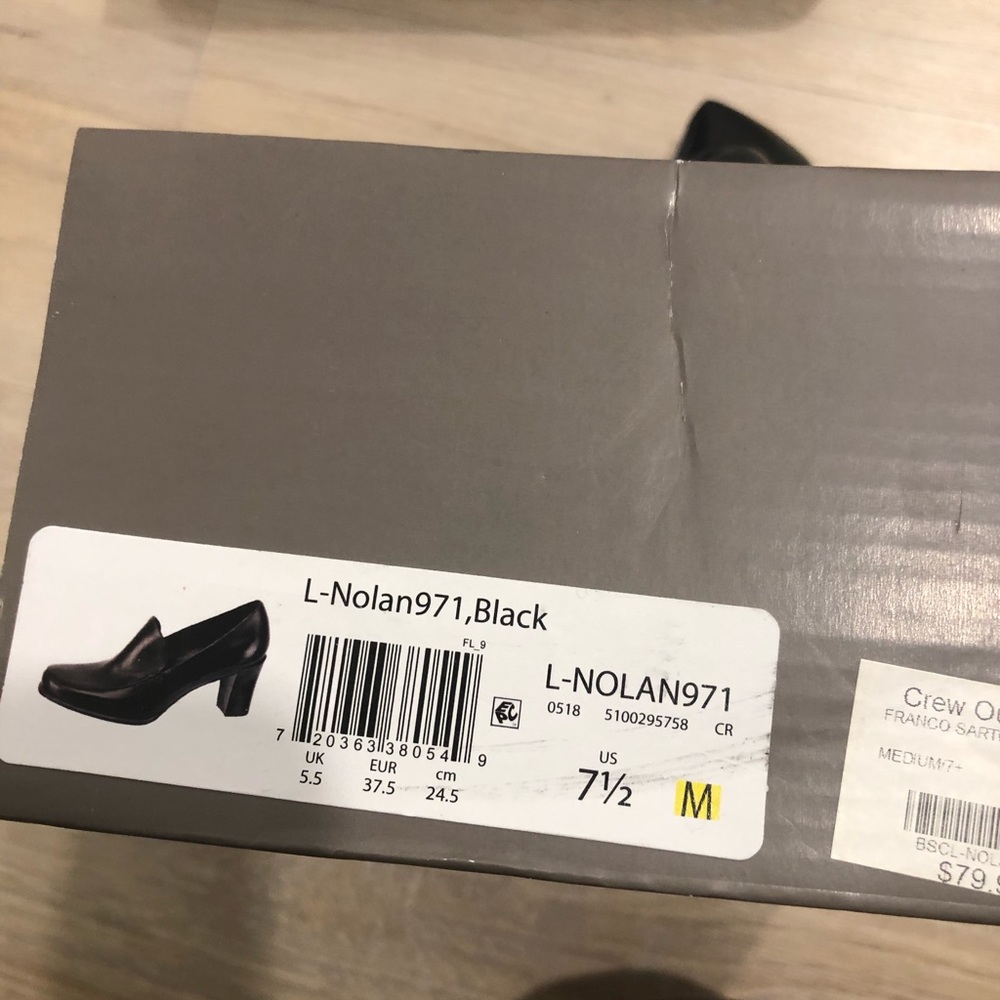 Shoes - Picture 2 of 8